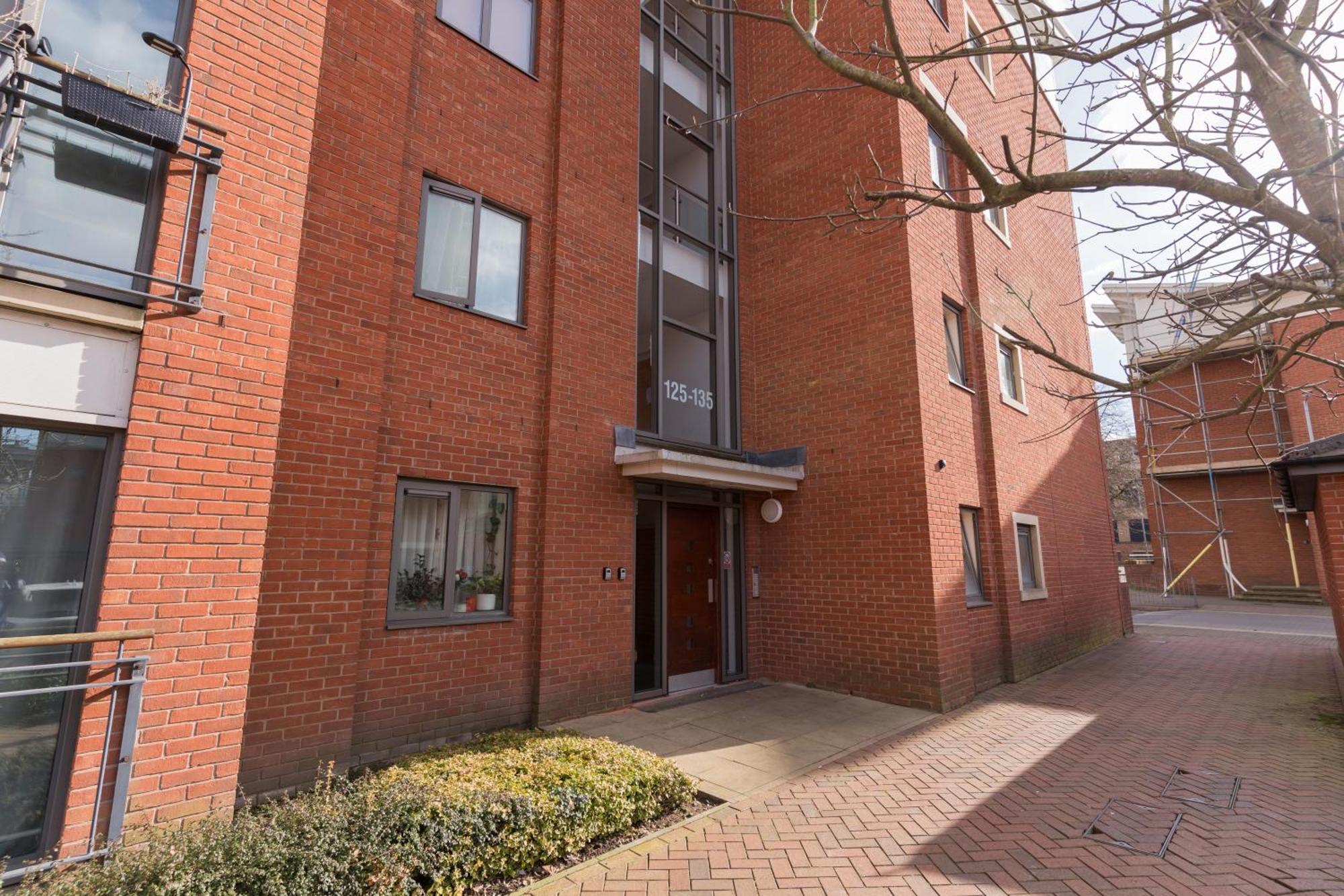 Parking & Balcony Luxe Centre Sleeps 4 *