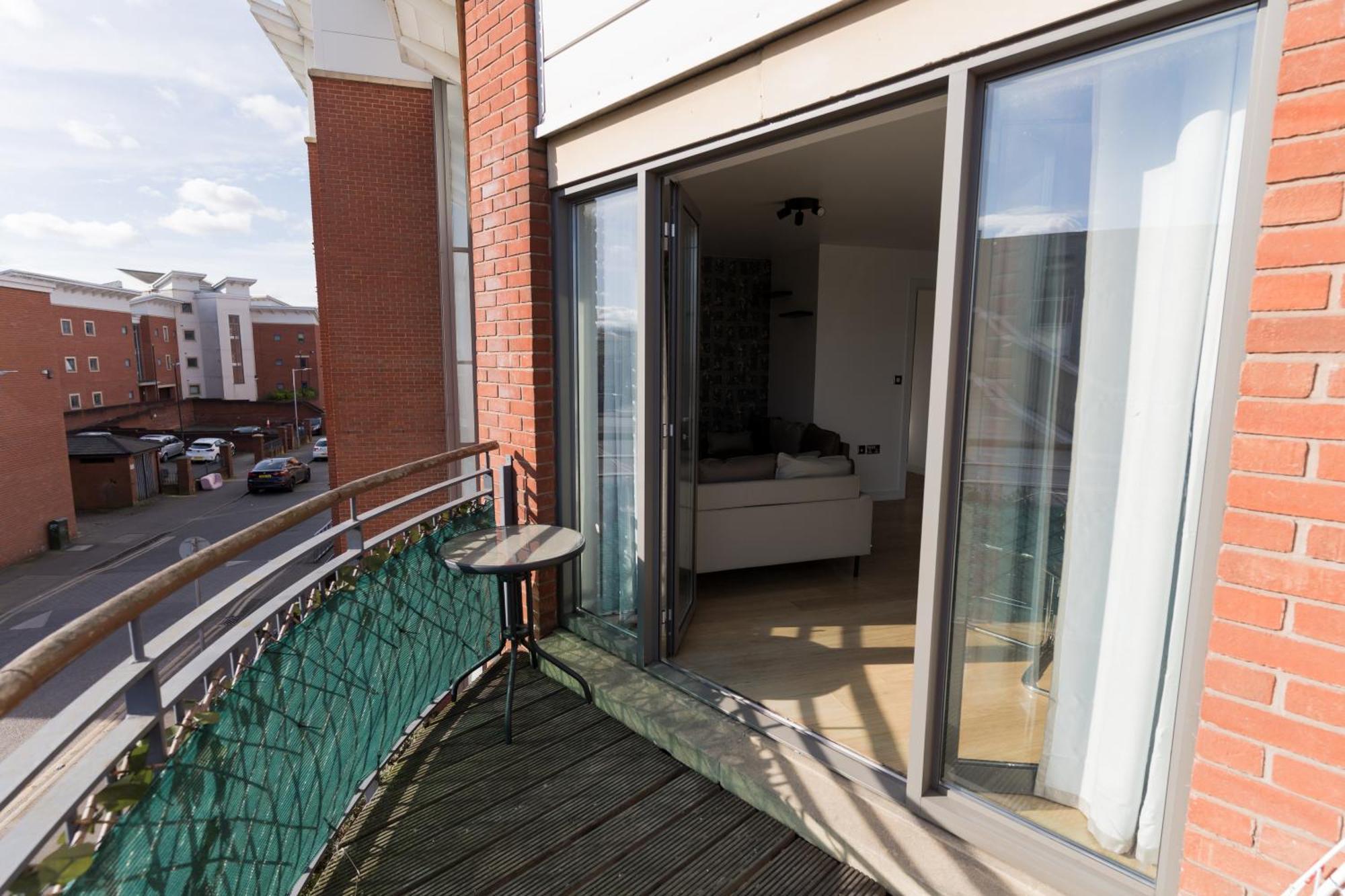 Apartment Parking & Balcony Luxe Centre Sleeps 4