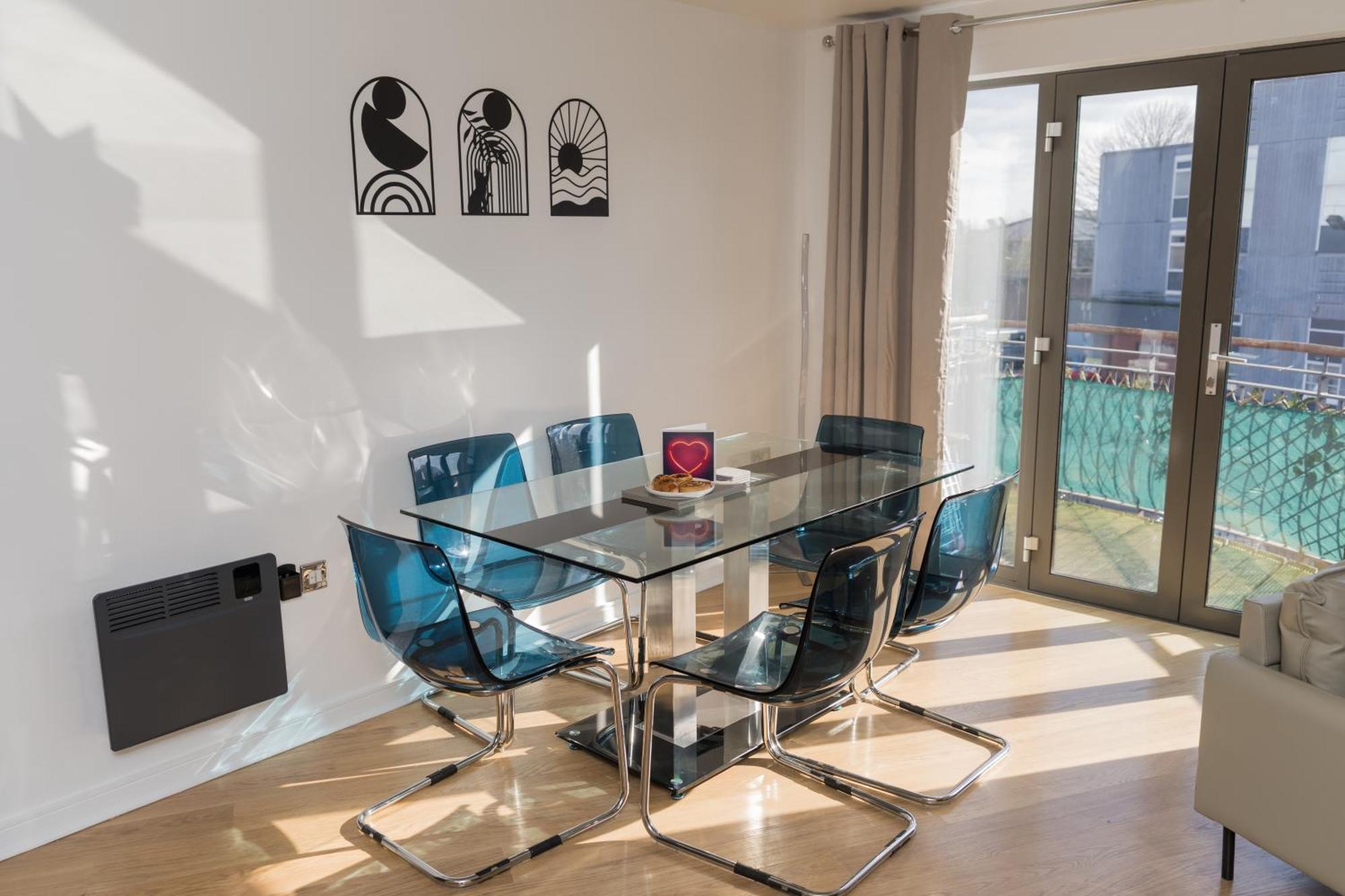 Apartment Parking & Balcony Luxe Centre Sleeps 4